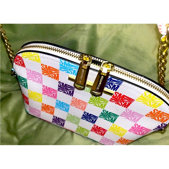 STEVE MADDEN Colorful Logo, Crossbody Dome Bag, Gold Link Accented Strap. NWOT - Picture 3 of 6